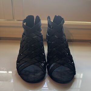 NEVER WORN Eileen fisher vintage black strappy heel, size women’s 6